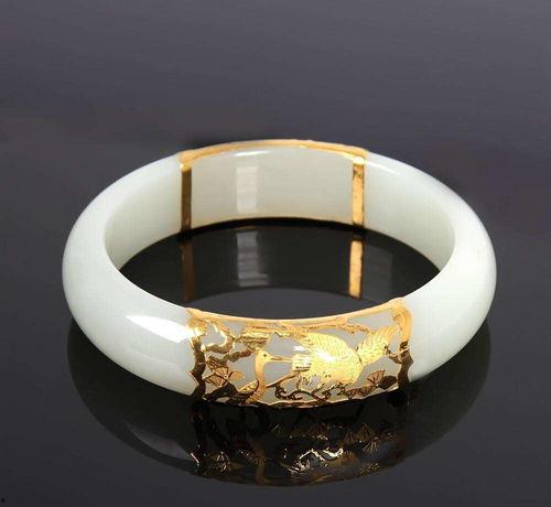 娱乐吃瓜酱金手镯,娱乐吃瓜酱带你揭秘明星幕后故事  第2张