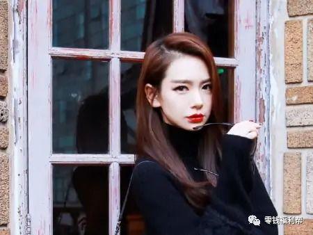 娱乐吃瓜猫戚薇,娱乐吃瓜猫的时尚生活与演艺事业 第3张 娱乐吃瓜猫戚薇,娱乐吃瓜猫的时尚生活与演艺事业 第3张